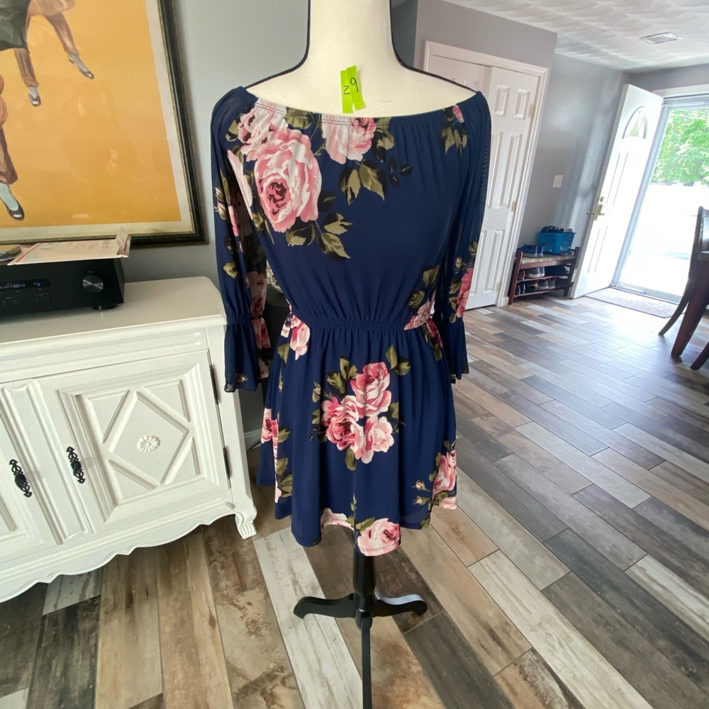 Dress blue and flowers is good condition